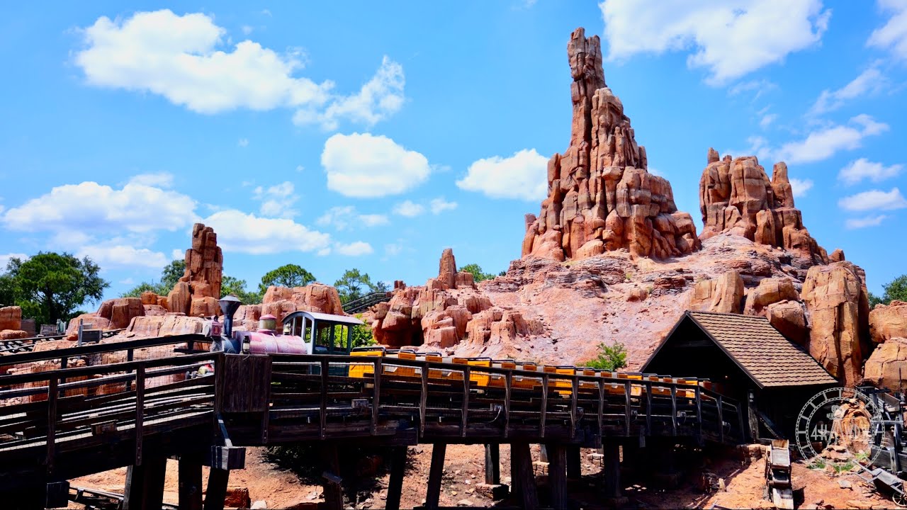 Magic Kingdom Frontierland 2022 Summer Walkthrough in 4K | Walt Disney World Florida August 2022