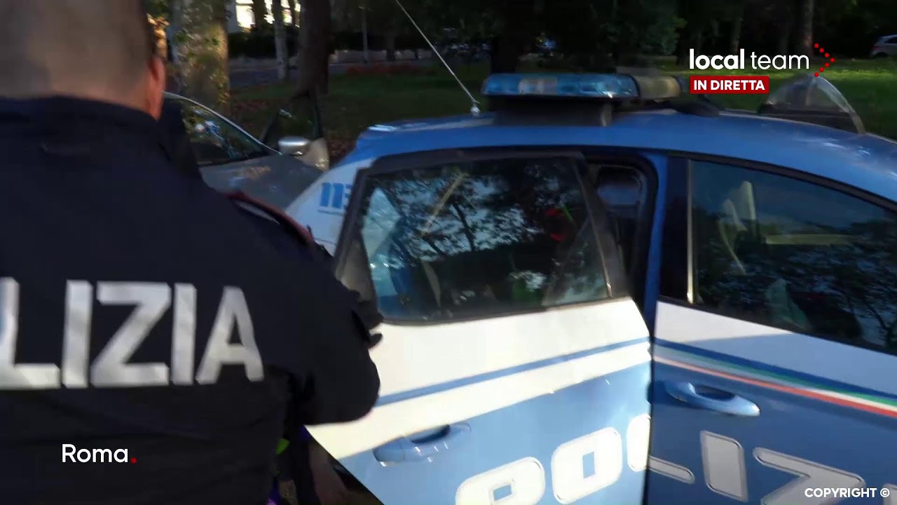 LIVE Roma, attivisti di Ultima Generazione bloccano Viale Marco Polo alla Garbatella: diretta video