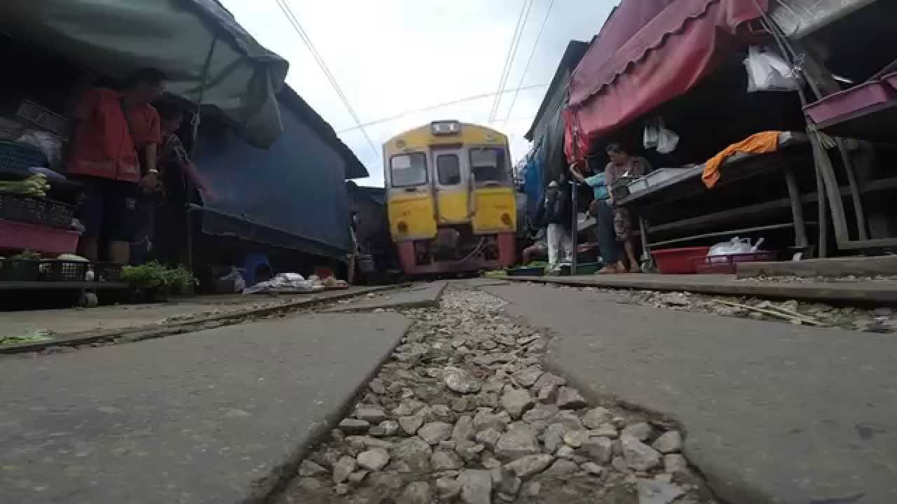 Maeklong Railway Market