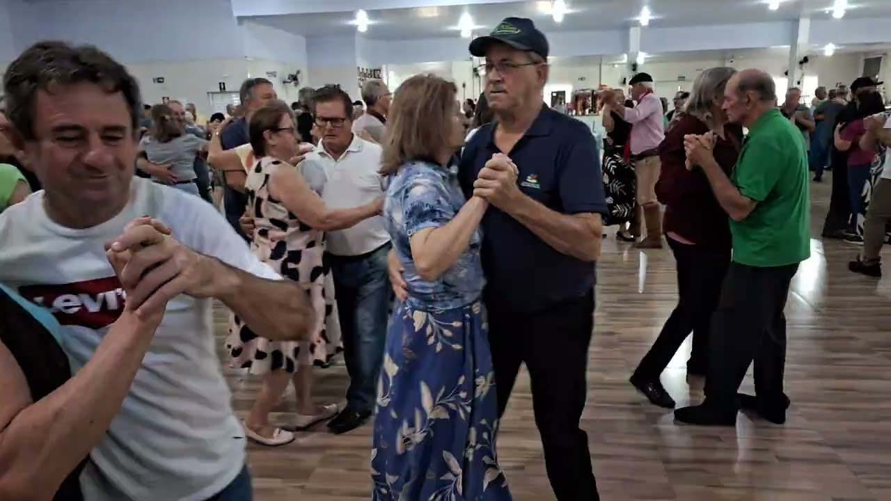 Muita dança no Clube do Centro em Itapejara do Oeste Paraná(com marcos e margarida)