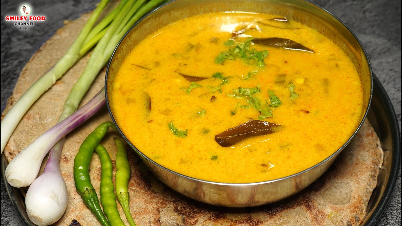 तीखी चटाकेदार हरे प्याज़ की कढ़ी Hare pyaz ki Kadhi | Spring Onion Kadhi Recipe by Smiley Food