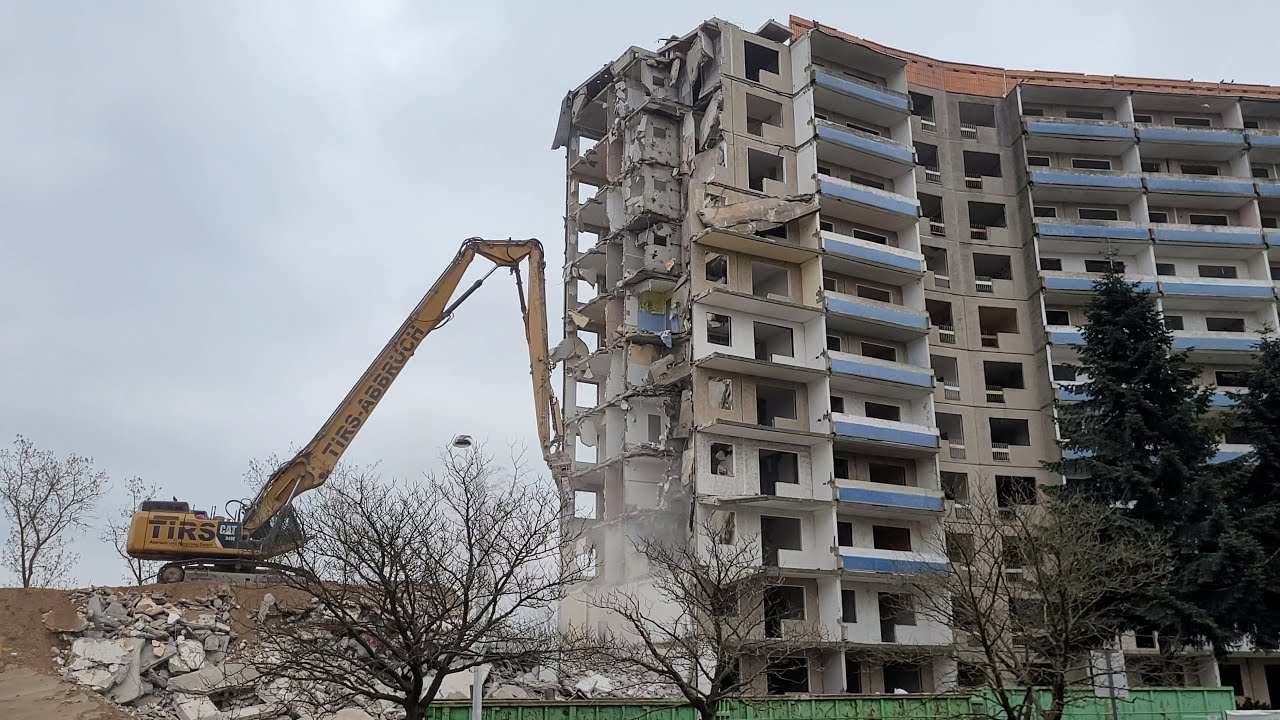 Neubrandenburg: Abriss Platte, Villejuifer Straße (März 2024)
