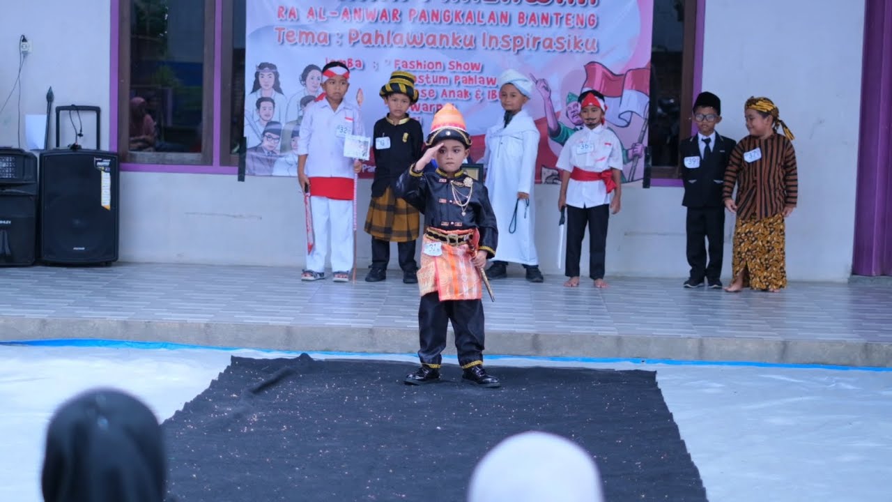 fashion show tema pahlawan anak TK