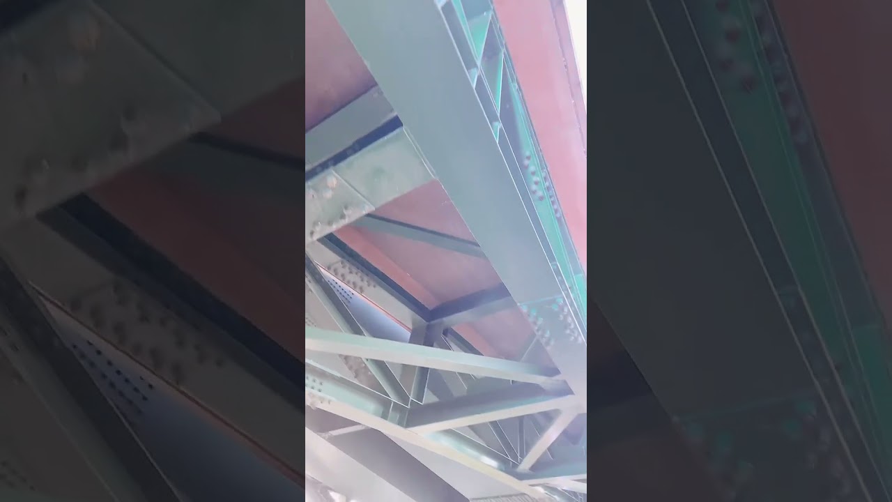 これは富岩運河環水公園の天門橋の下からの映像ですね。ローアングル♪ #shorts
