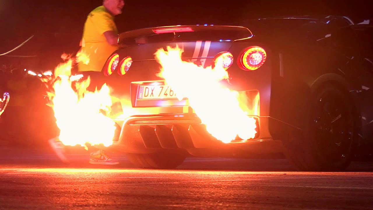 Nikky_Gtr_10xx vs Lambo_595 BANG WAR - Nissan GT-R vs Abarth 595 spitting flames