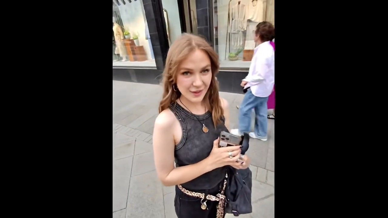 списал деньги у прохожих  #реакции #пранк #shorts