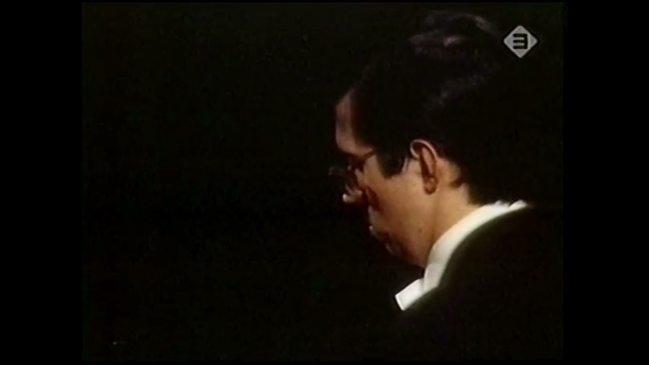 Pierre-Alain Volondat plays Debussy - Poissons d'or (1984, live)