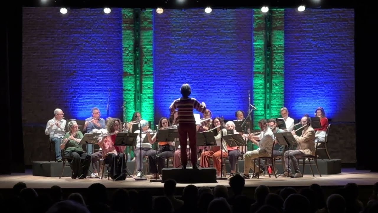 O Bode na Flauta - Orquestra de Flautas da Casa do Choro