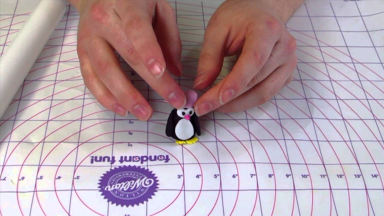 3D Igloo Cake With Penguins - How To With The Icing Artist And Vegetarian Baker