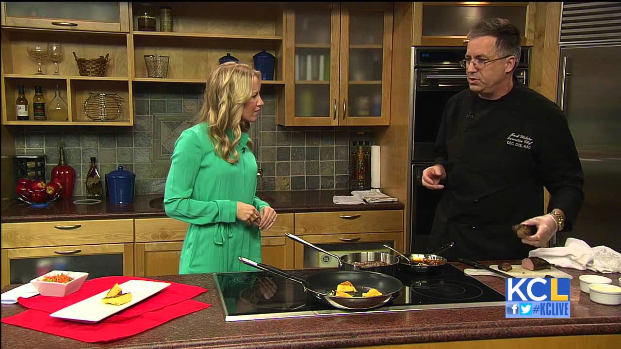New Theatre Restaurant chef cooks beef dish