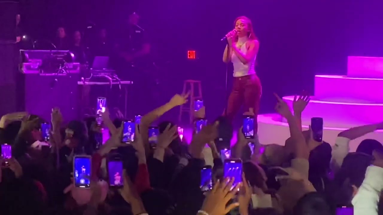 Mariah the Scientist - Spread Thin (The Experimental Tour Philly 5/6)