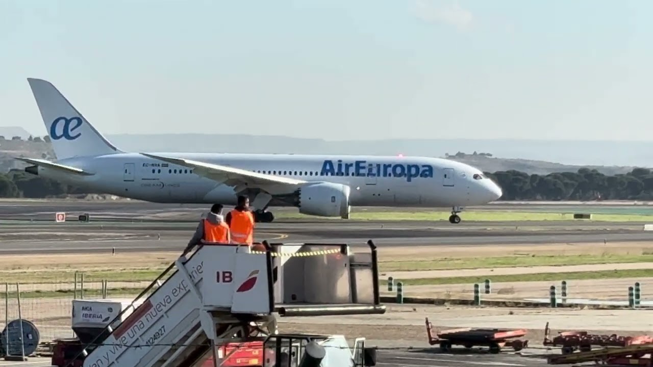 ✈️Spotting Aeropuerto Adolfo Suárez Madrid Barajas 🇪🇸/ 🛬Landings and on the ground✈️