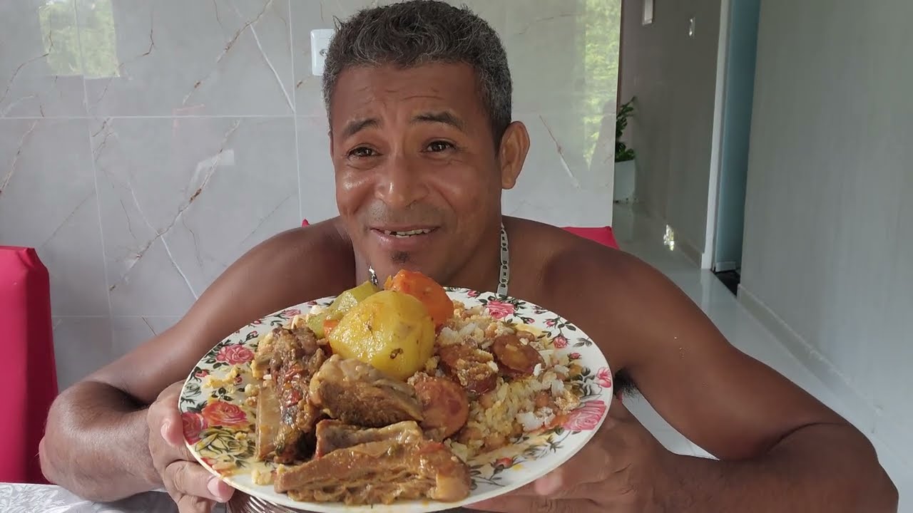 ENSOPADO DE COSTELINHA BOVINO E LEGUMES 