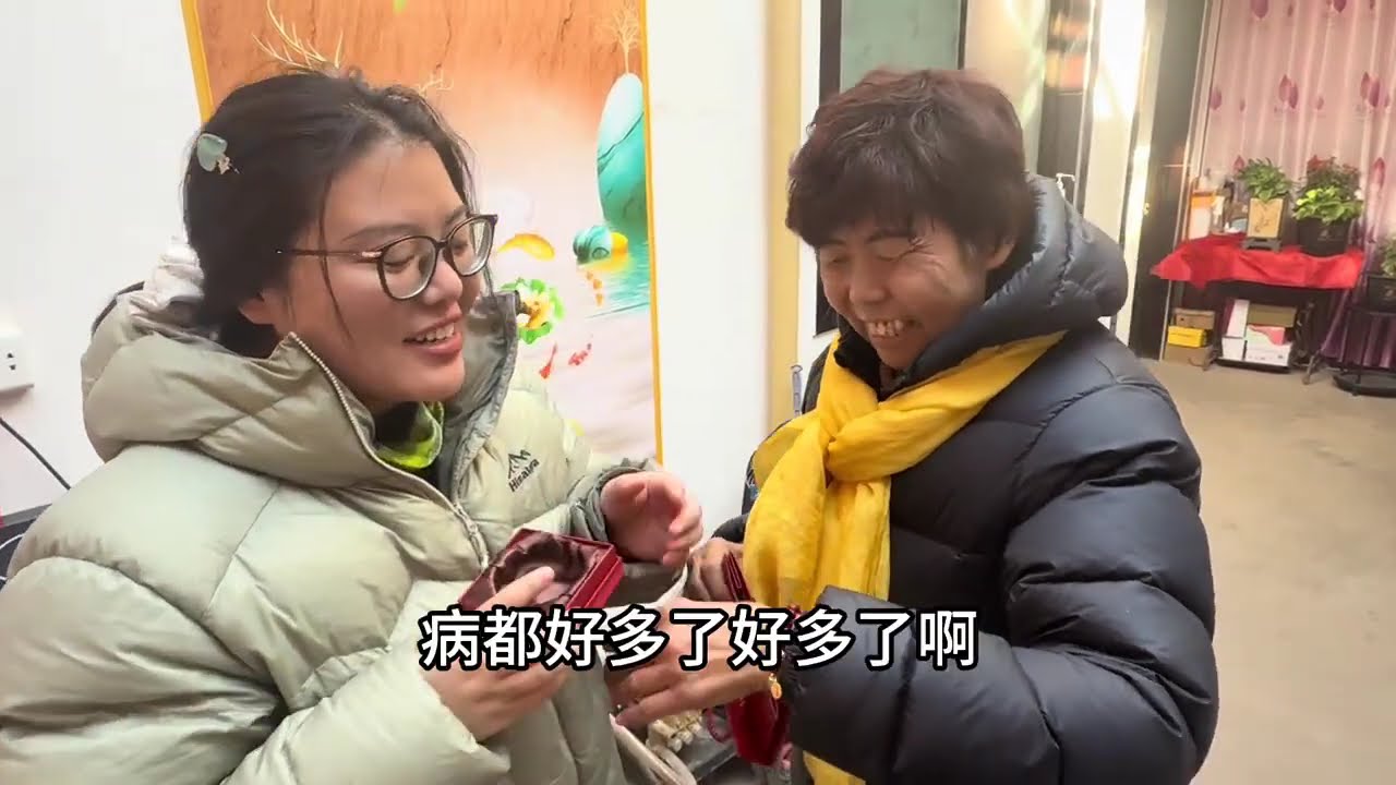 明天是公婆结婚40周年，儿媳和公公送上礼物，婆婆的话让人感动 