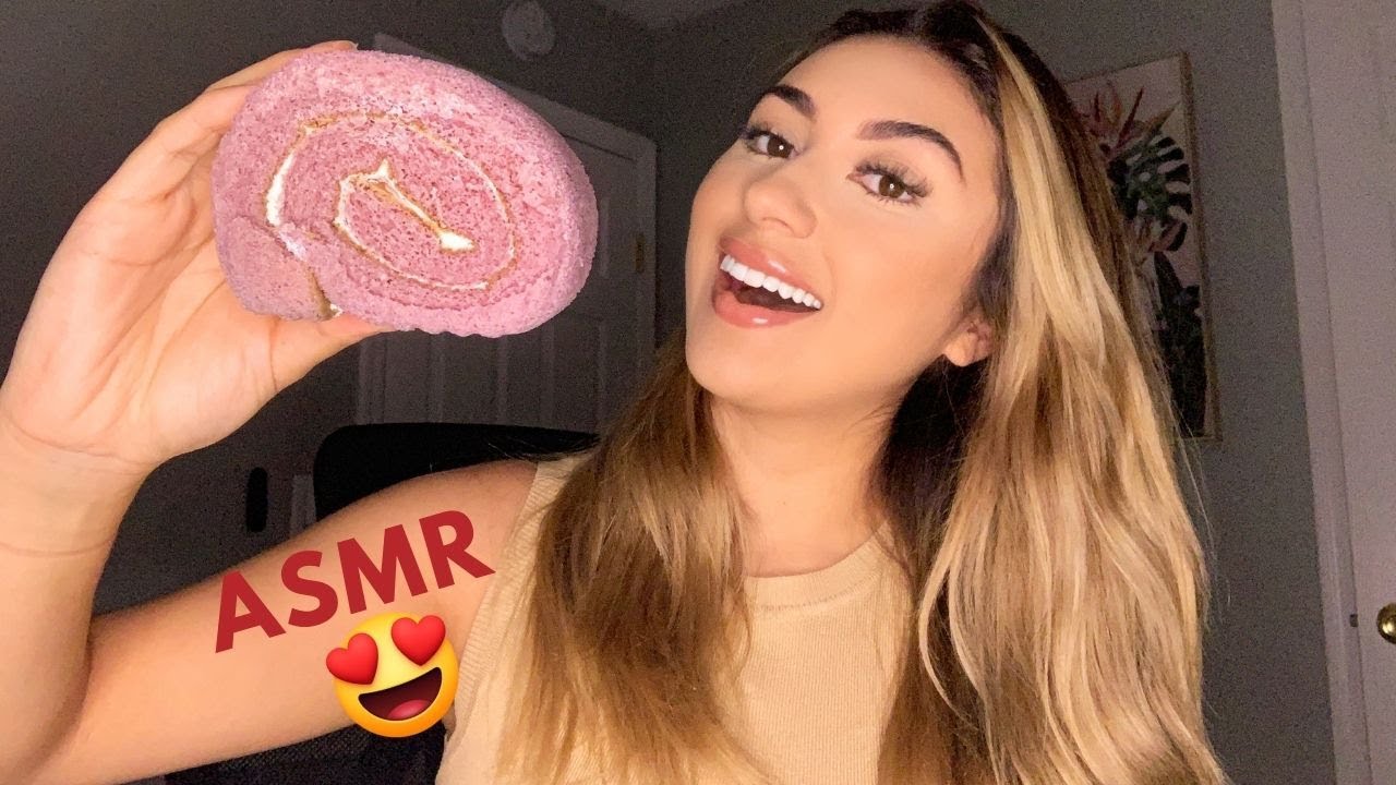 ASMR Español- COMIENDO PASTEL Y HABLANDO 😋