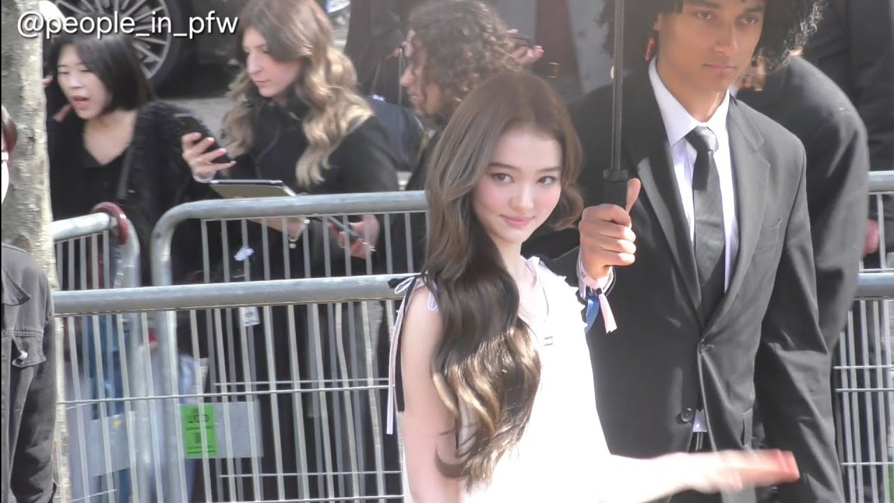 Ella Gross 엘라 [MEOVV] - Miu Miu  FW26/27 fashion show in Paris - 10.03.2026