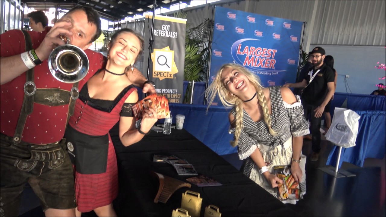 Alleinunterhalter Mark Medley at Largest Mixer Orange County CA