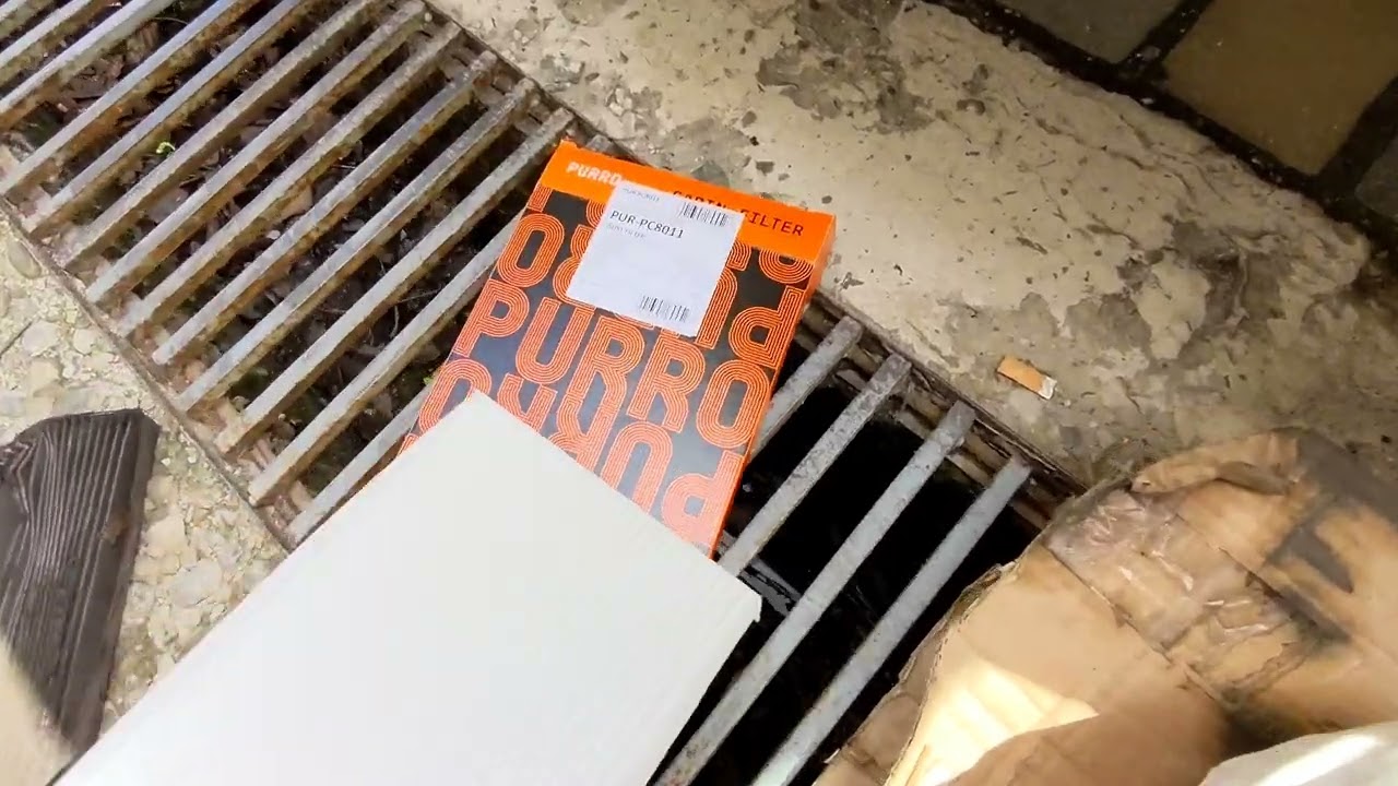 Заміна фільтра салону Nissan Leaf своїми руками швидко| Cabin filter replacement Nissan Leaf