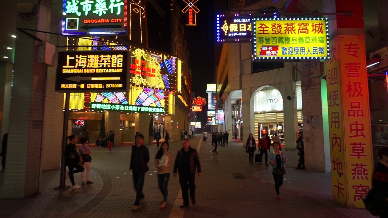 China, Macau, night walk