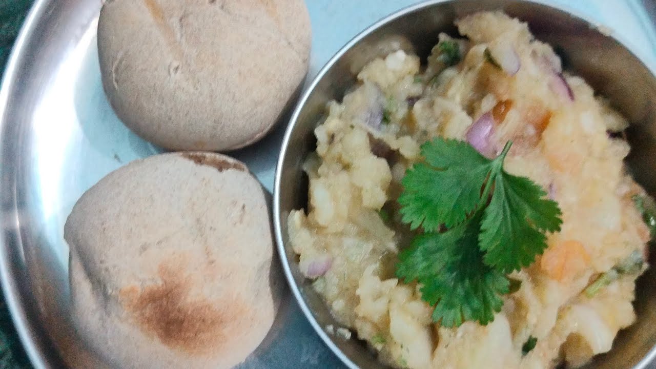 litti chokha or dal