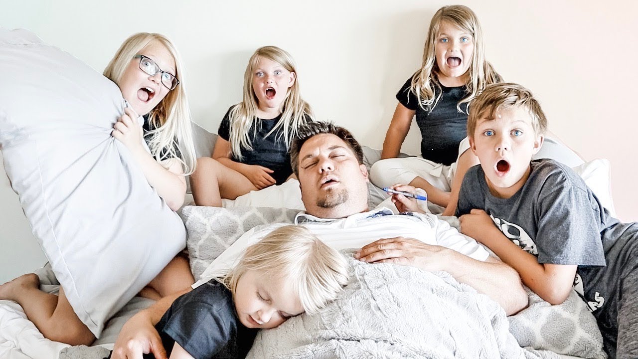 BEDTIME ROUTINE With NO MOM!