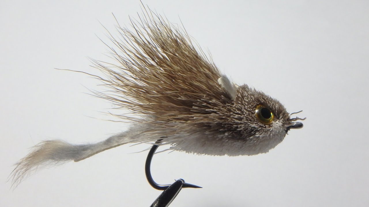 fly tying BADASS MICKEY DEER HAIR MOUSE por Jorge G
