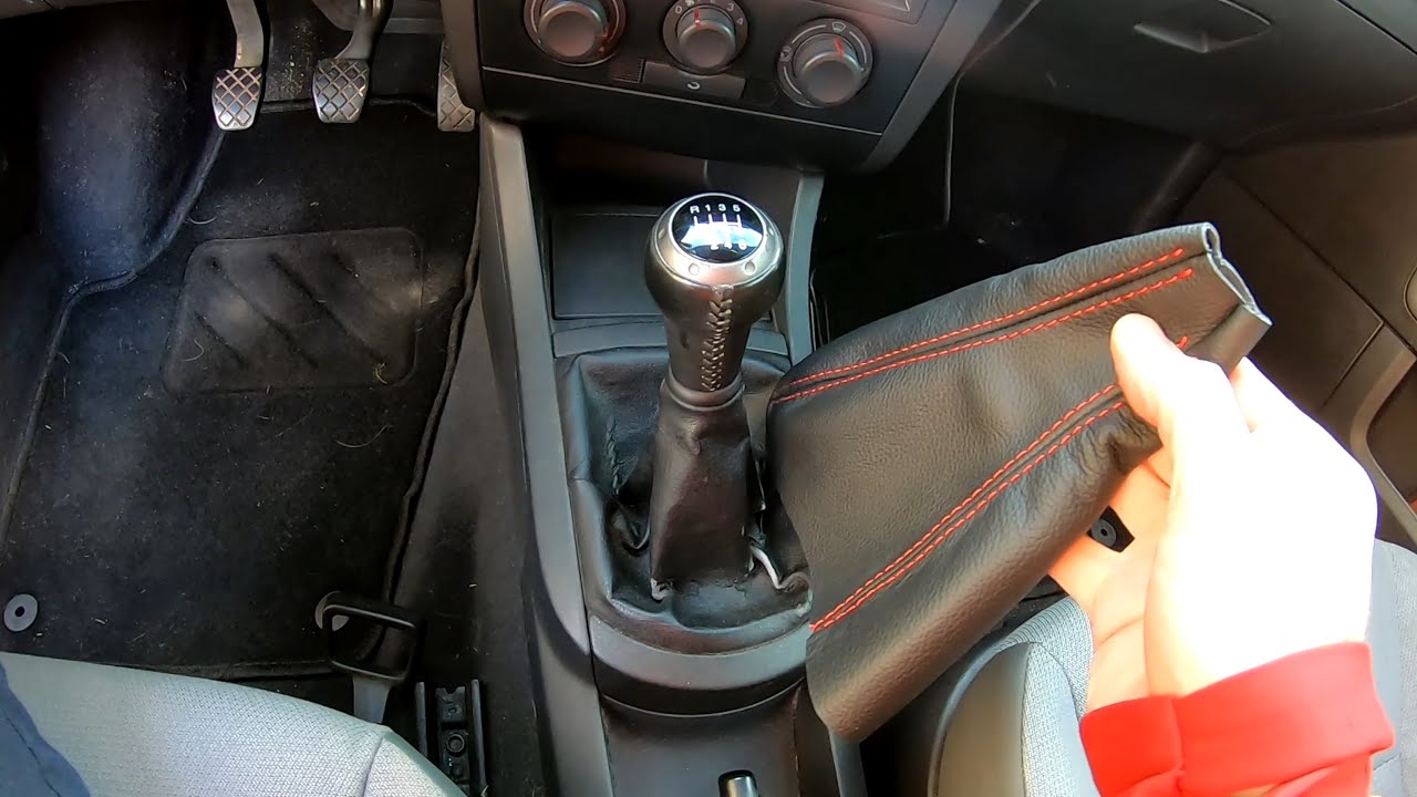 Seat Ibiza 6L Leather gear gaiter change