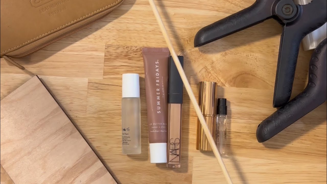upcycling a thrifted vintage coach cd case into a travel make up vanity 