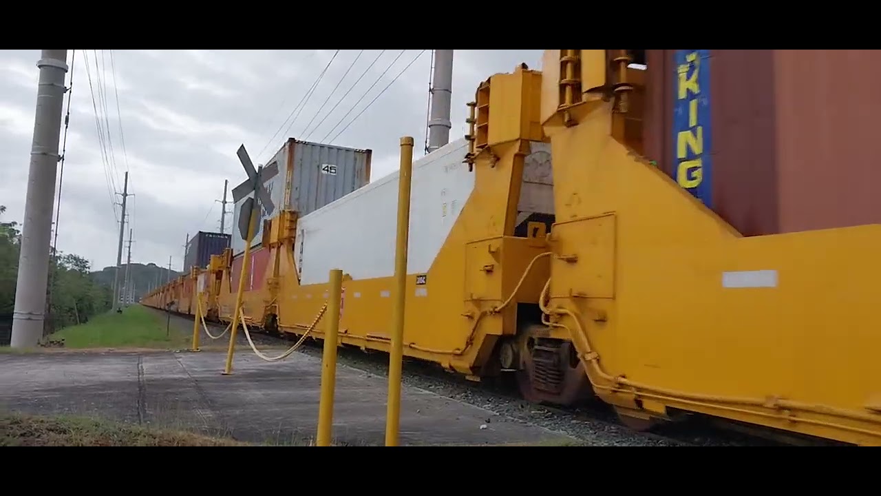 1861 is back Panama Canal Railway 