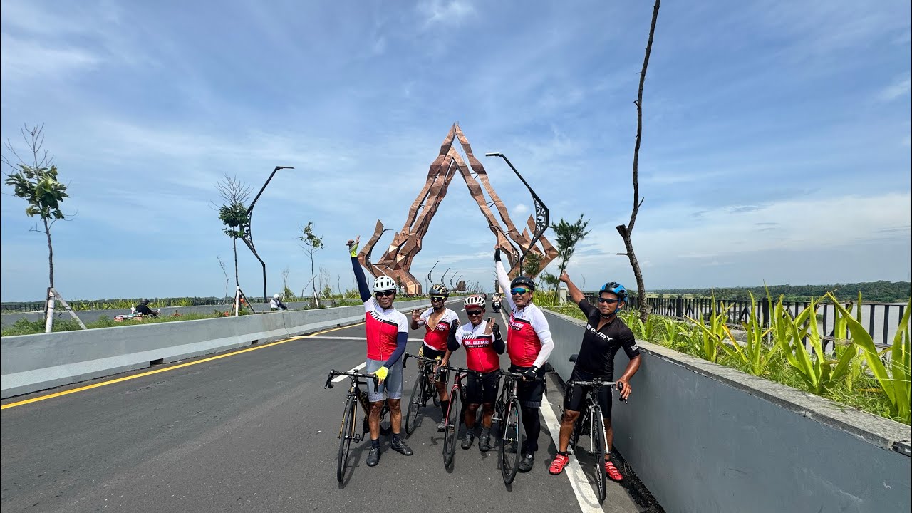 Gowes Tahun Baru 2026. Jembatan Kabanaran Pandansimo. Edited. #gowes #jembatanpandansimo 