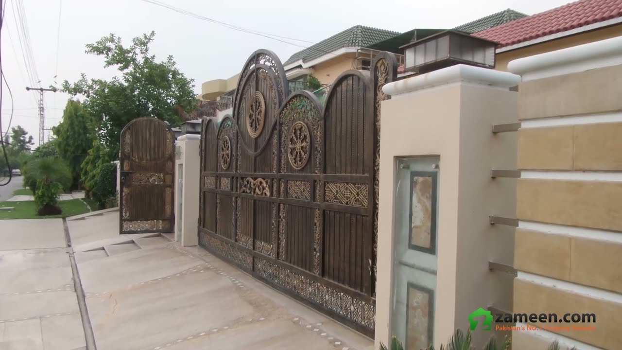 BRAND NEW BEAUTIFUL LOCATION FULL BASEMENT BUNGALOW AVAILABLE FOR SALE IN DHA PHASE 4 LAHORE