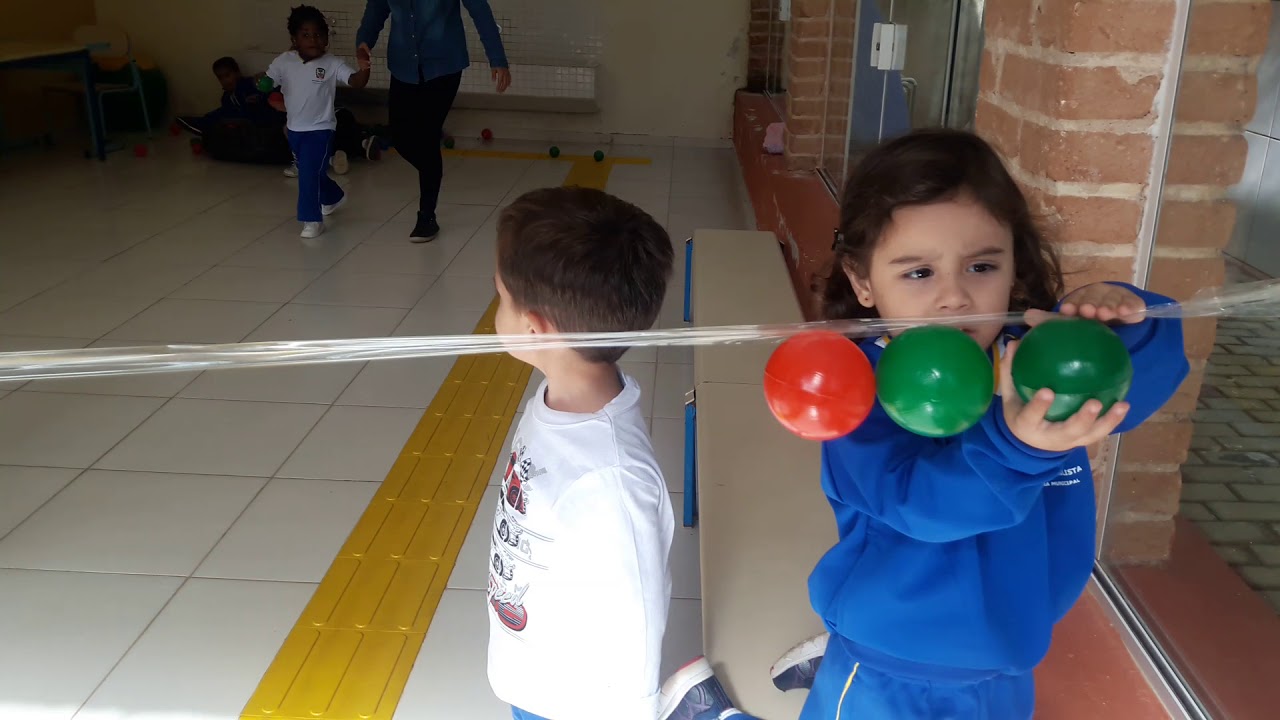 BOLINHAS PENDURADAS