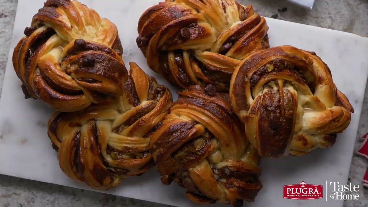 How to Make Chocolate-Hazelnut Babka Buns