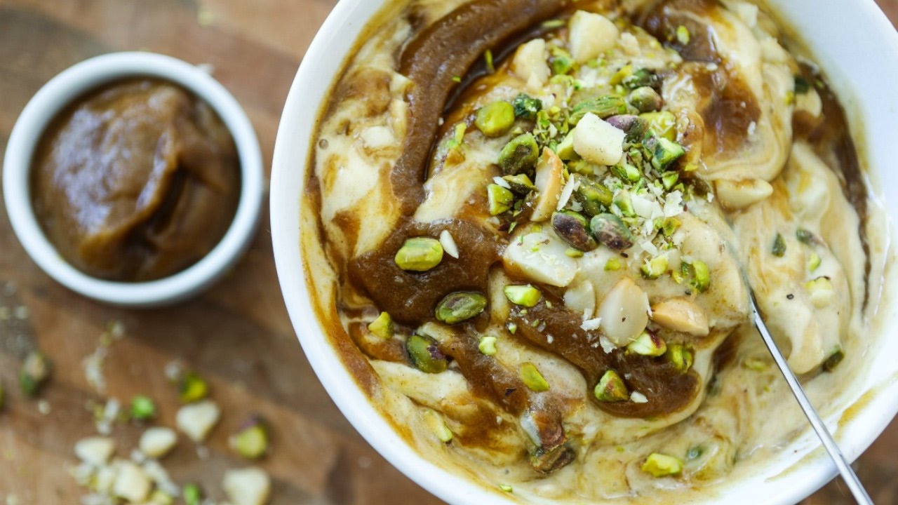 SALTED CARAMEL PISTACHIO ICE CREAM - VEGAN & HEALTHY