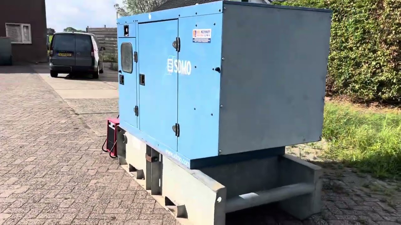 Starting up SDMO J44 John Deere 4045 40 kVA aggregaat generatorset