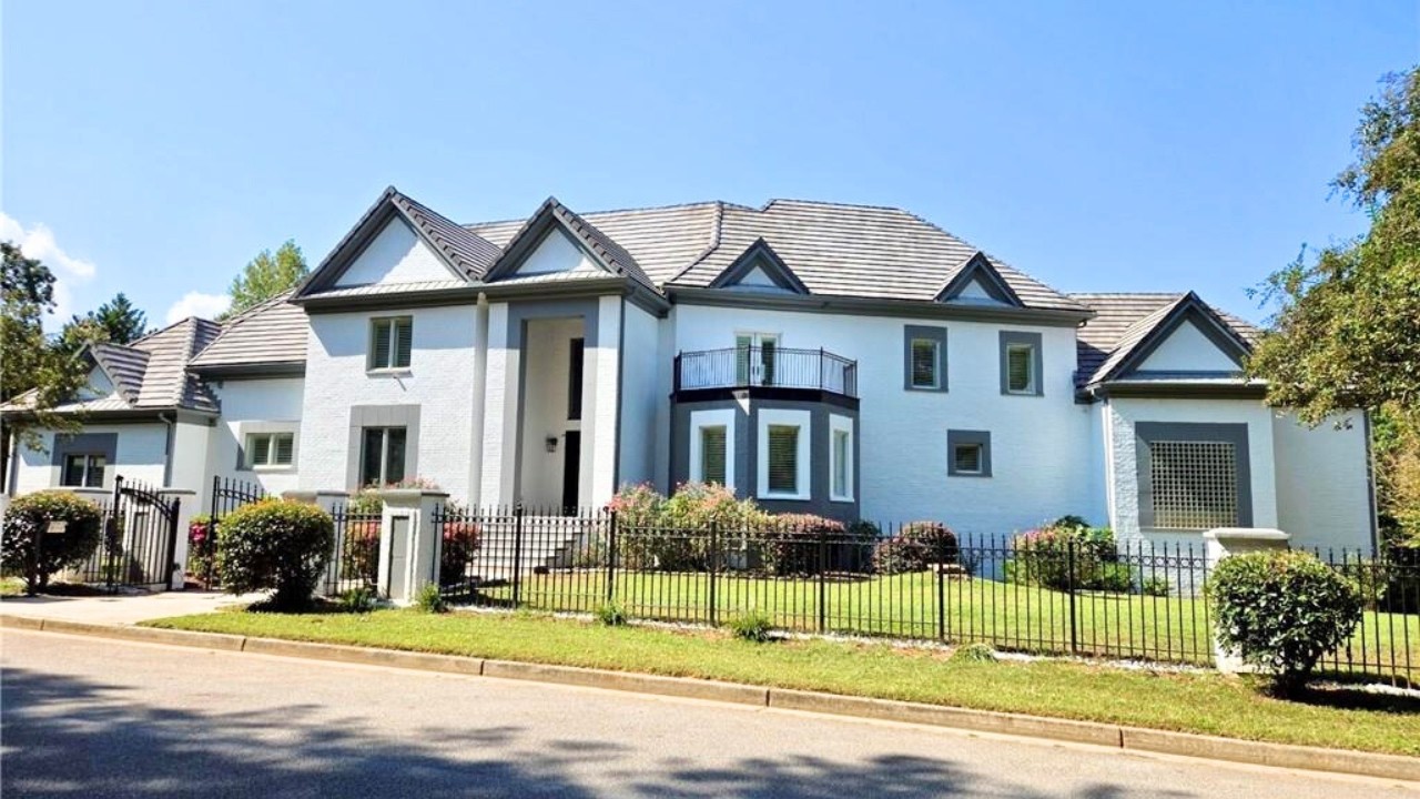 Inside Two Massive Homes With Exclusive Luxuries That You Never Knew Existed!!