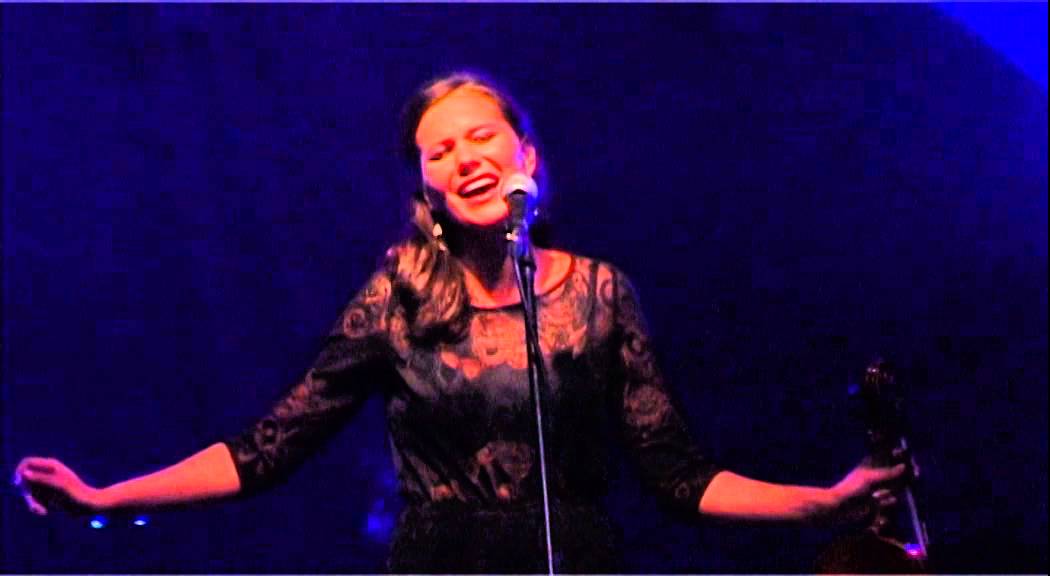 Aleksandra Pura - Zadumała się dziewczyna - V Ogólnopolski Festiwal Piosenki Luboń 2013