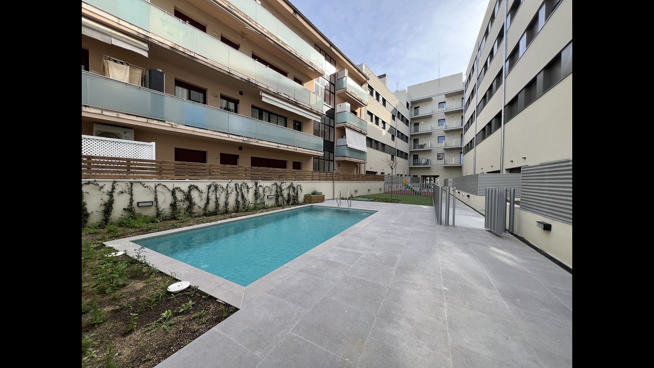 Àtic Dúplex d'Obra Nova a Montilivi amb Piscina i Terrasses