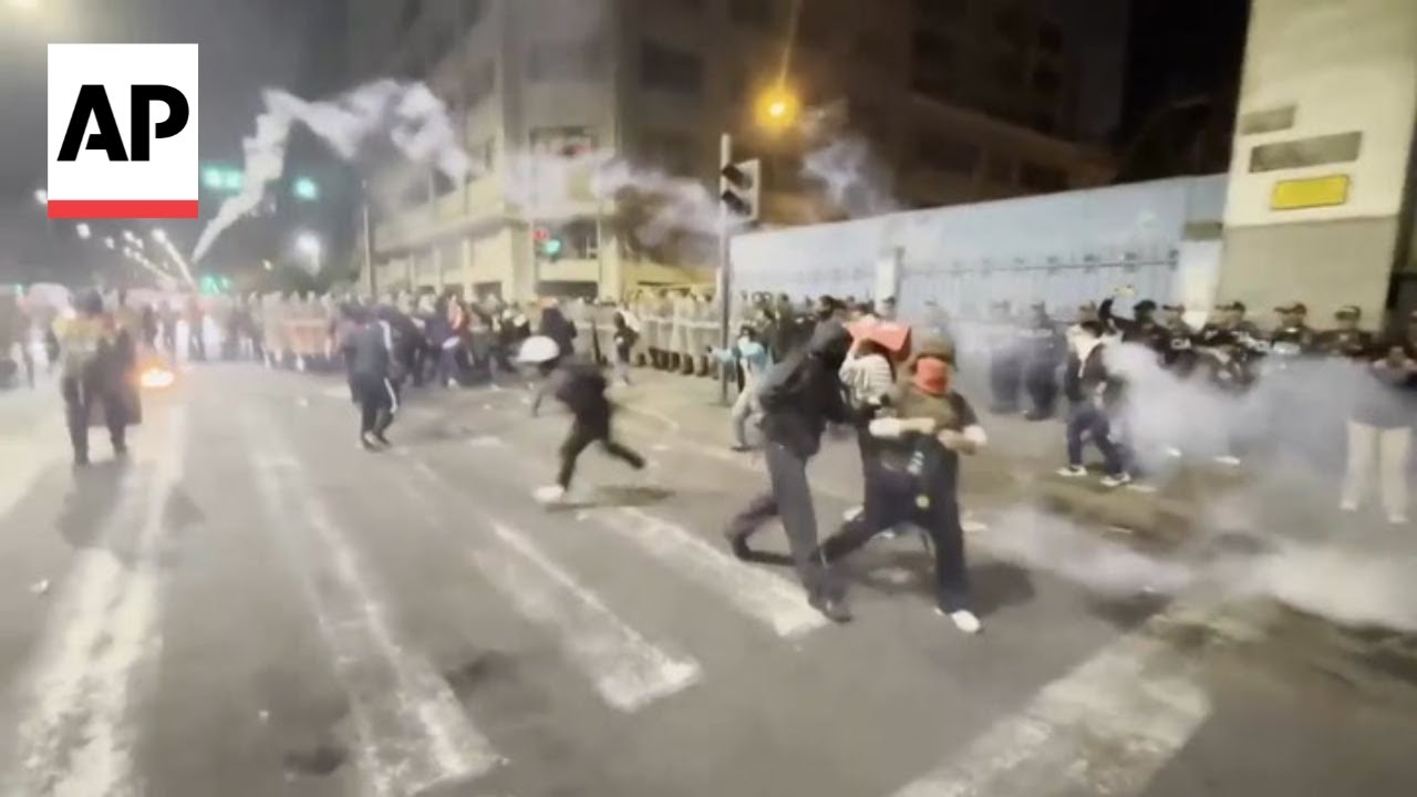 Police use tear gas to disperse protesters as clashes in Peru continue