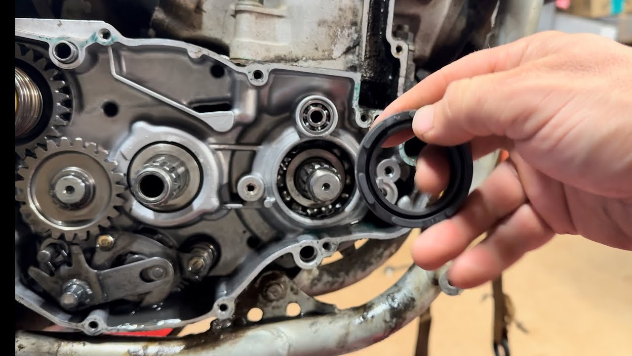 YZ250 Crank Seal Replacement Right Side 