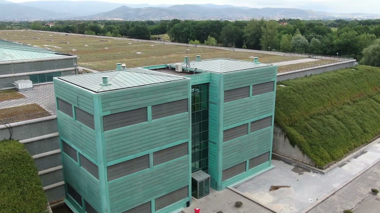 Un tetto verde per la Cantina Antinori di Cortona.