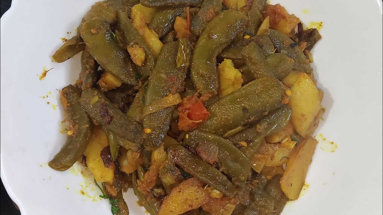 শীত চলে যাওয়ার আগেই সিম ও আলু দিয়ে মজাদার এই সবজিটা একবার ট্রাই করেই দেখুন, প্লেট চেটেপুটে খাবেন।🤤