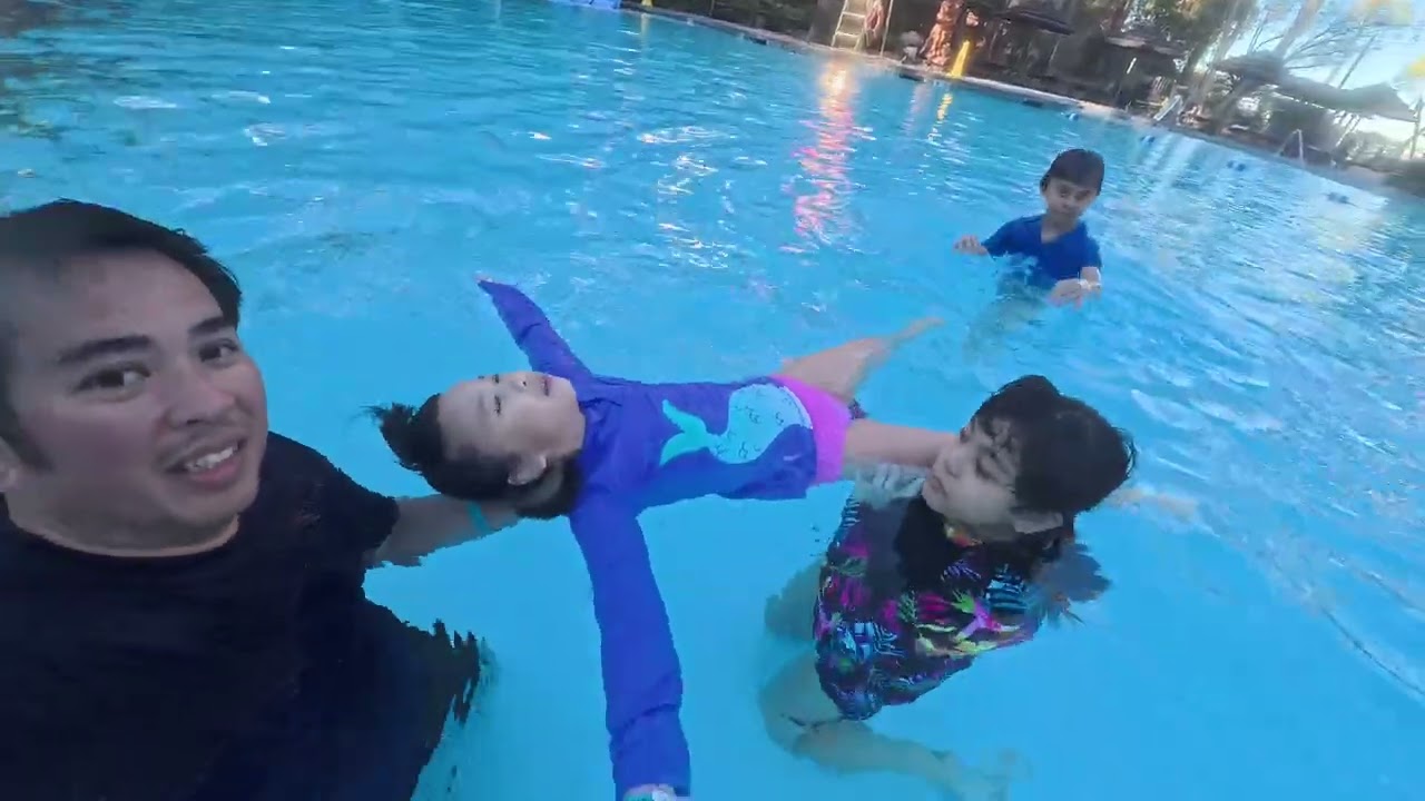 Tahiti Village pool day