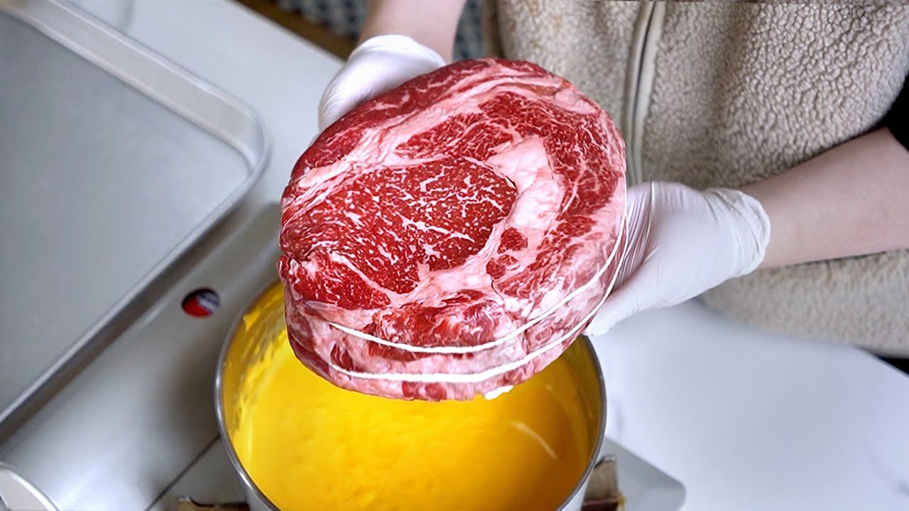 뜨거운 치즈에 두께 6cm 스테이크 넣기