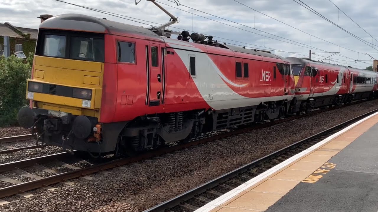 *Blunt Class 91 Leading* Trains At: Retford (28/04/19)