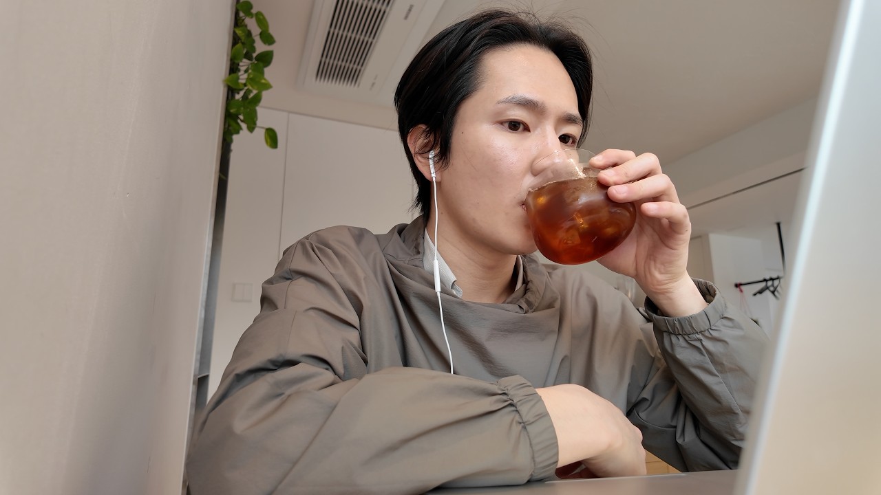 3월 (2) | 일주일 동안 입은 것들 • 휴무에는 집안일 • 온 스토어 한남 • 클라우드몬스터 3 • 윗올커피샵