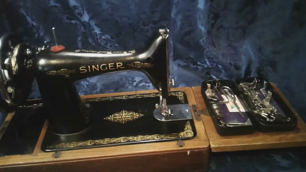 1939 Singer 99 hand crank with alligator case & accessories