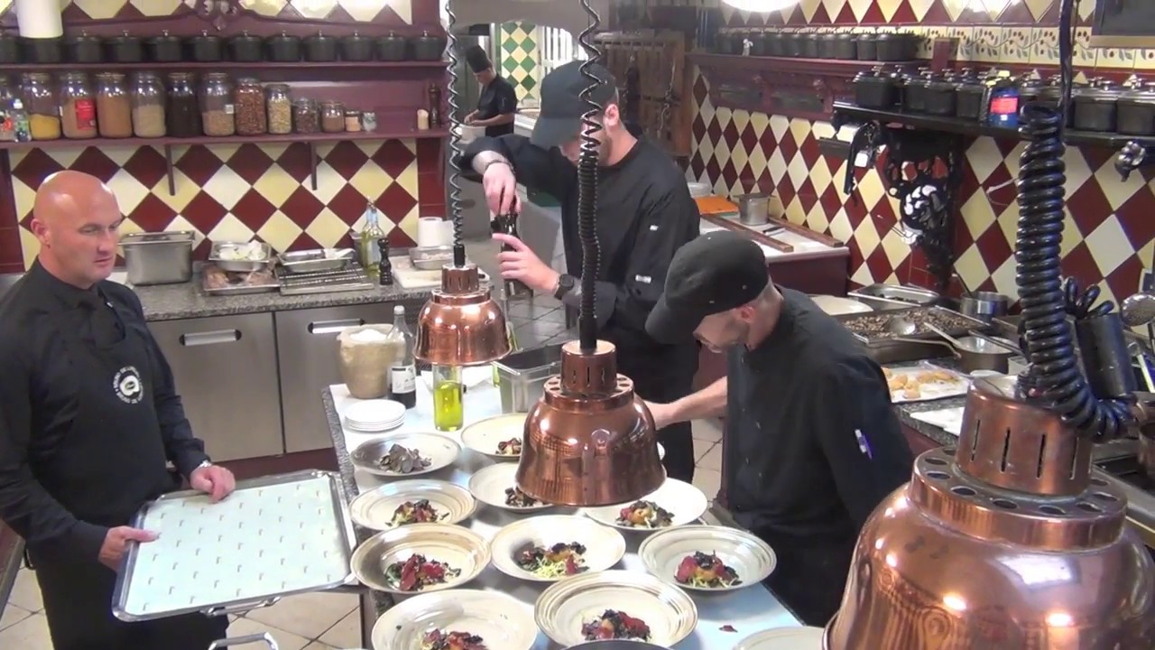 Dans les coulisses du restaurant Chez Bruno à Lorgues ( Var )