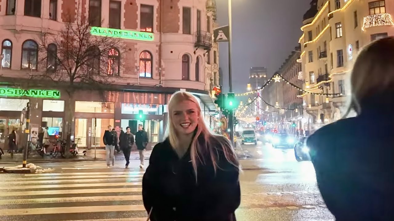 Stockholm Nightlife City Centre Winter Walk ❄️🇸🇪 4K Snowy Streets & Nordic Atmosphere