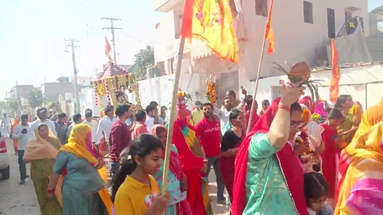 सुभाषपुरा में उमड़ा आस्था का सैलाब: गाजे-बाजे के साथ निकली भोलेनाथ की भव्य पालकी यात्रा#शिव् #shiv 